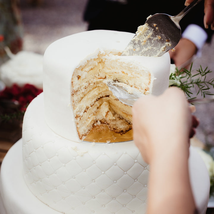 Dwupiętrowy tort weselny White Wedding