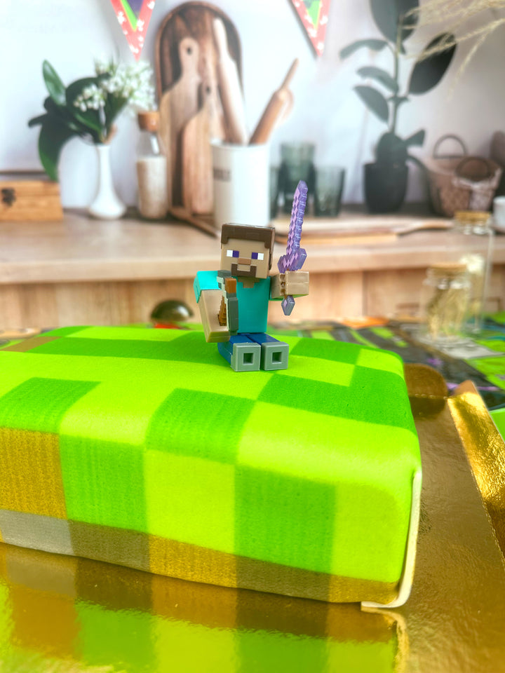 Figurka Minecraft® na torcie z motywem świata gier