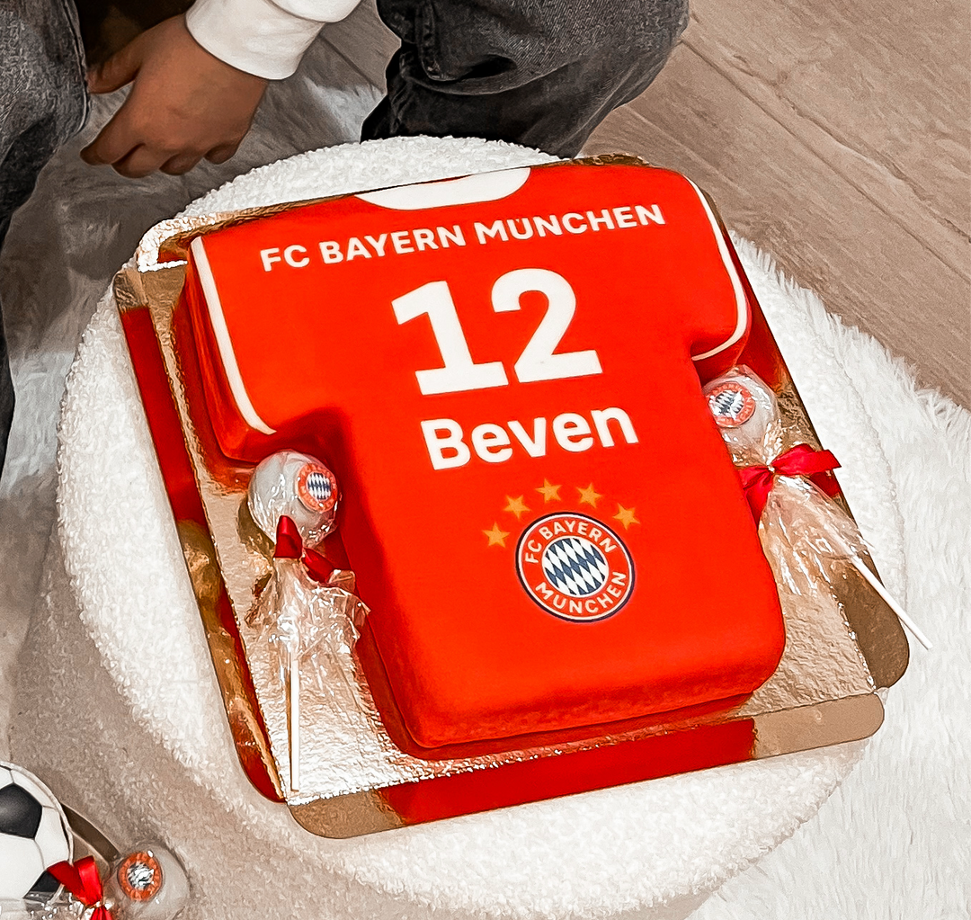 FC Bayern Monachium - Tort w kształcie koszulki piłkarskiej