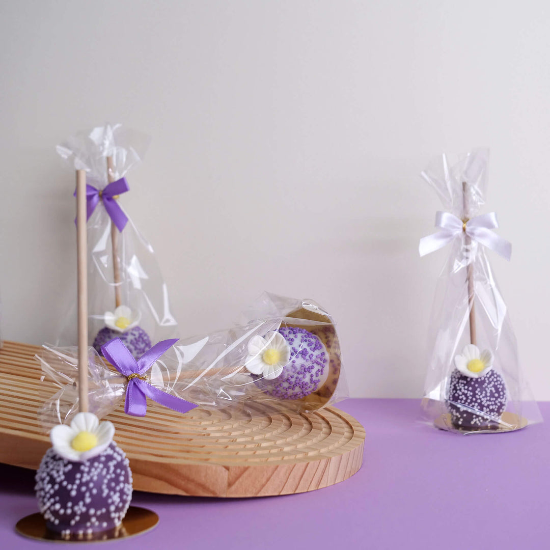 Magia Kwiatów Cake-Popsy Białe & Fioletowe (10 sztuk)