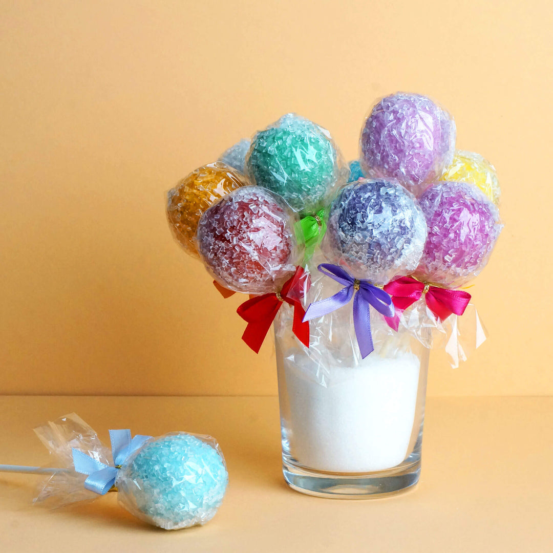 Kolorowe Cake-Popsy z kryształkami (10 sztuk)