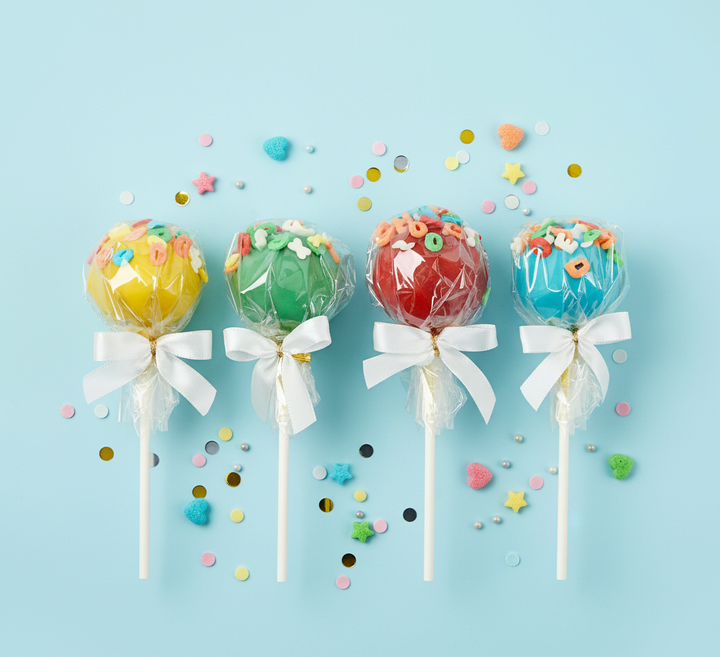 Kolorowe Cake-Pops z literkami (12 Sztuk)