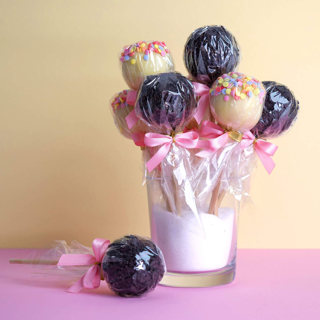 Cake-Popsy, kolorowa posypka & wiórki czekoladowe (12 sztuk)