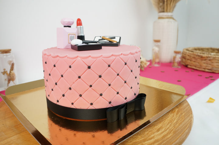 Deluxe tort makijażowy z czarną wstążką