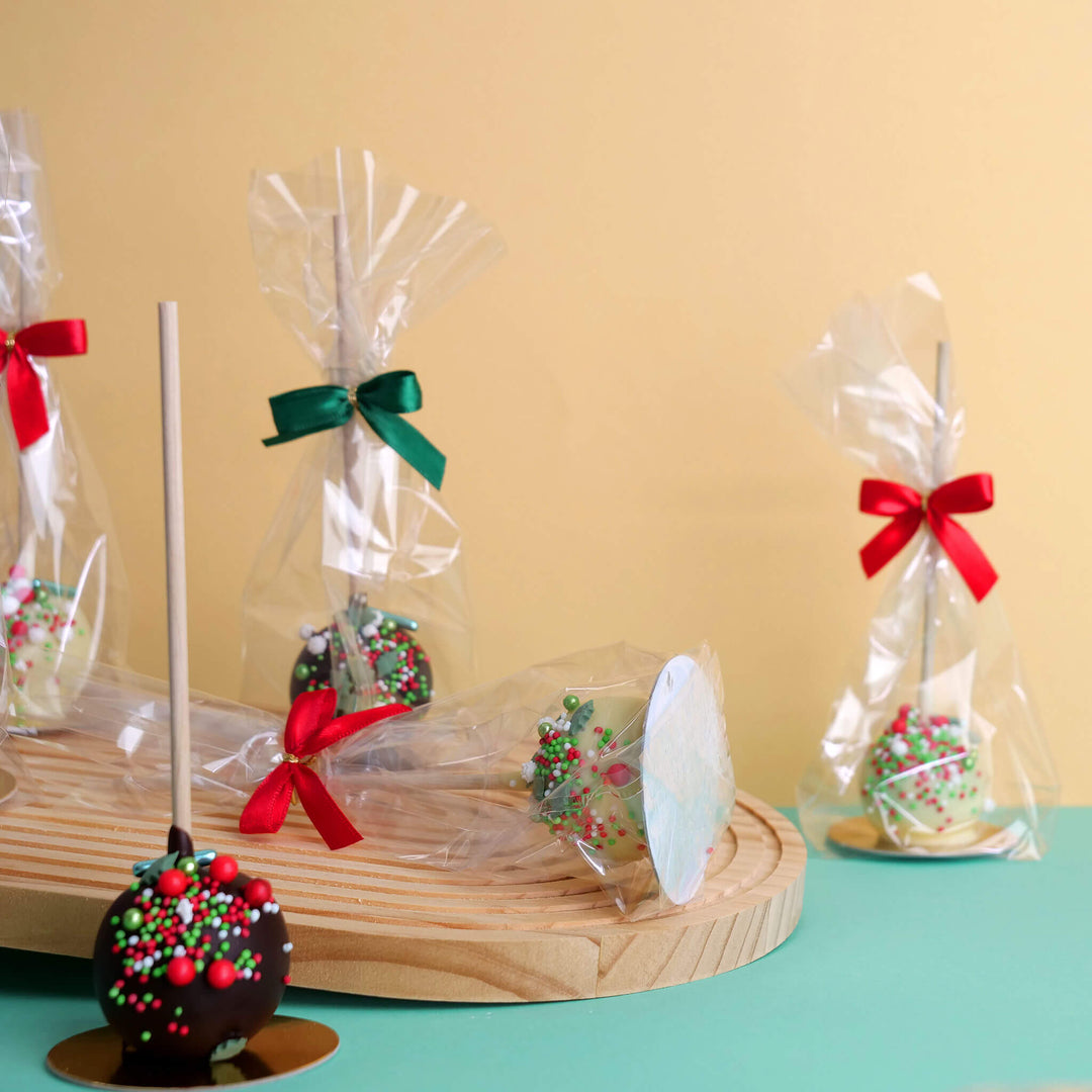 Świąteczne Cake-Popsy Deluxe z czerwoną i zieloną posypką (10 sztuk)