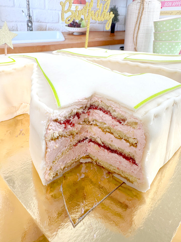 Podwójny tort w kształcie cyfry, różne kolory 