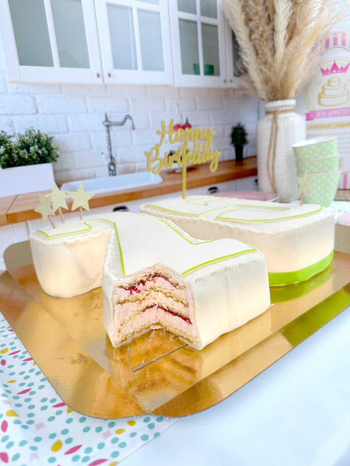 Podwójny tort w kształcie cyfry, różne kolory 