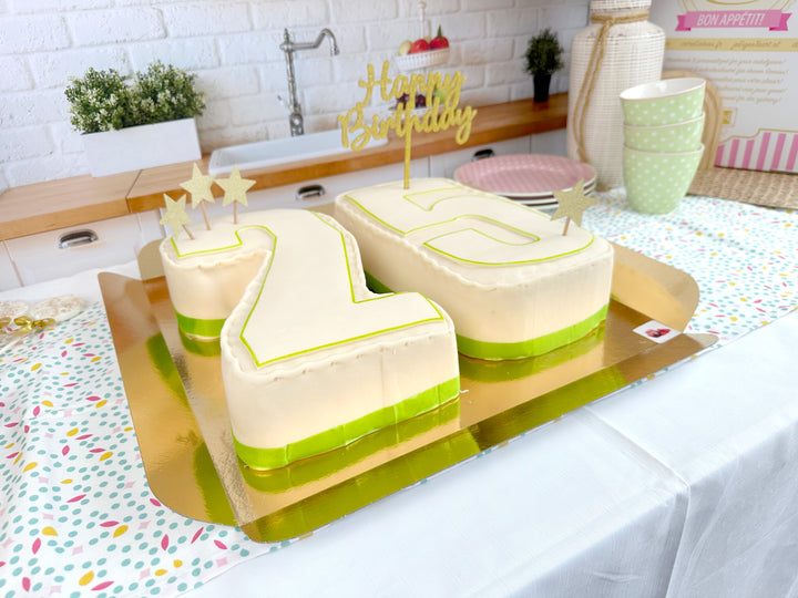 Podwójny tort w kształcie cyfry, różne kolory 