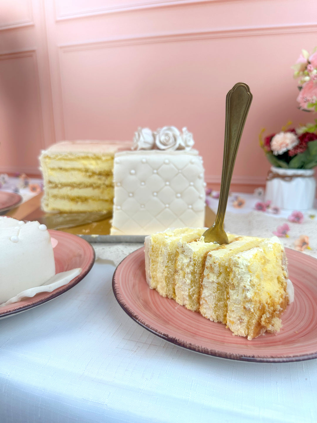 Kwadratowy tort weselny deluxe