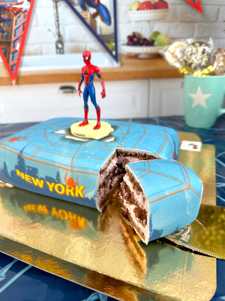 Spiderman® na torcie z pajęczyną