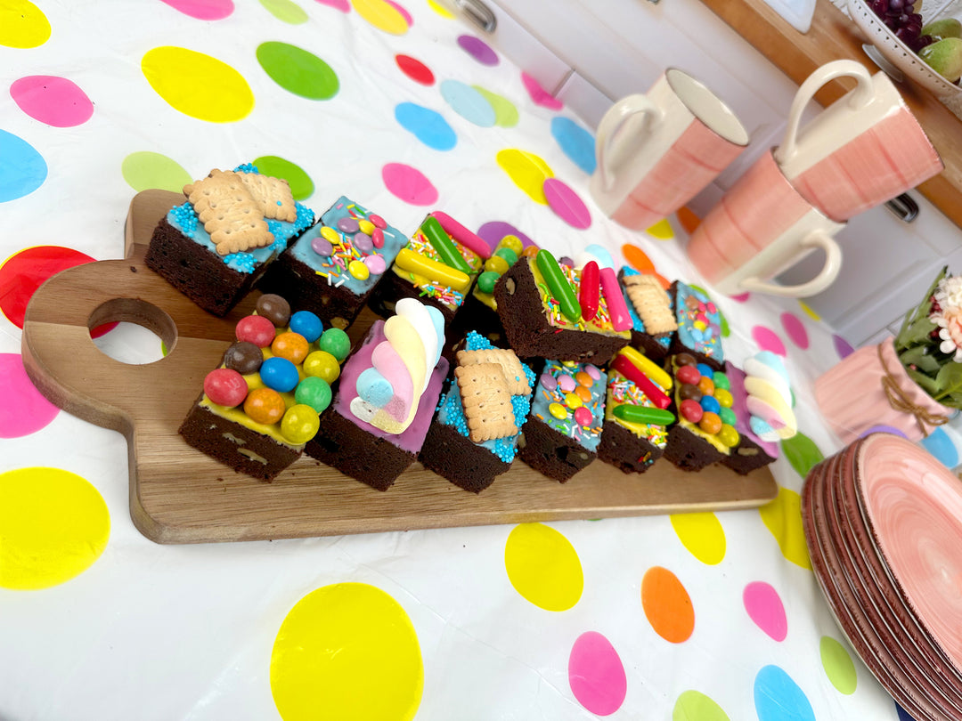 15 Brownie z Kolorowymi Dekoracjami