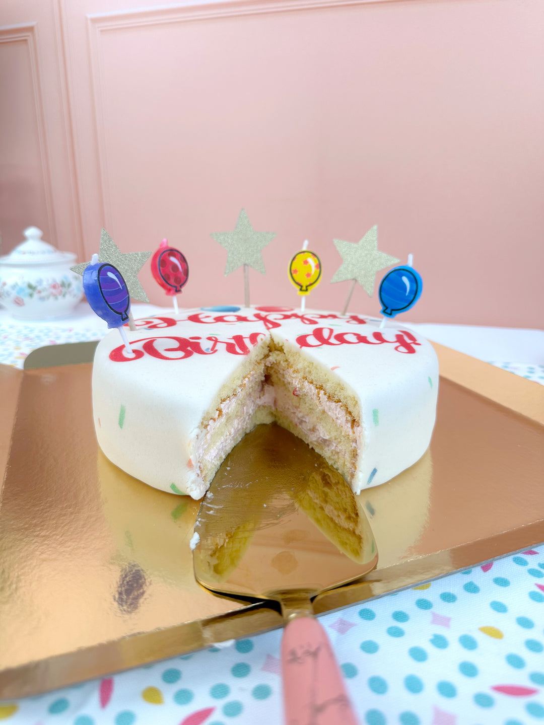 Tort z napisem Happy Birthday - różowy