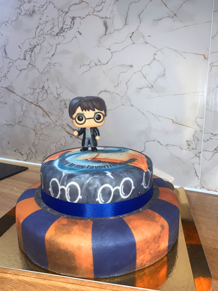 Harry Potter® na 2-poziomowym kruczym torcie