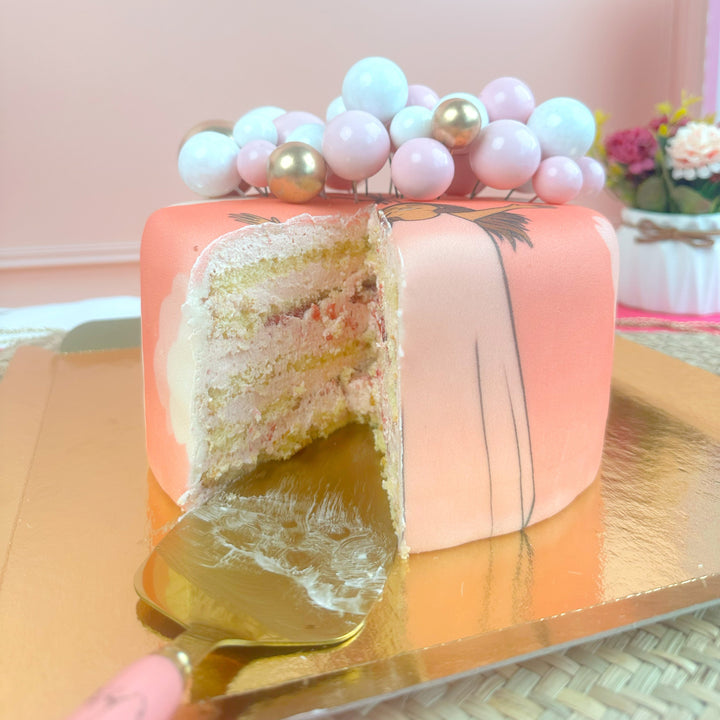 Tort z dekoracją balonową