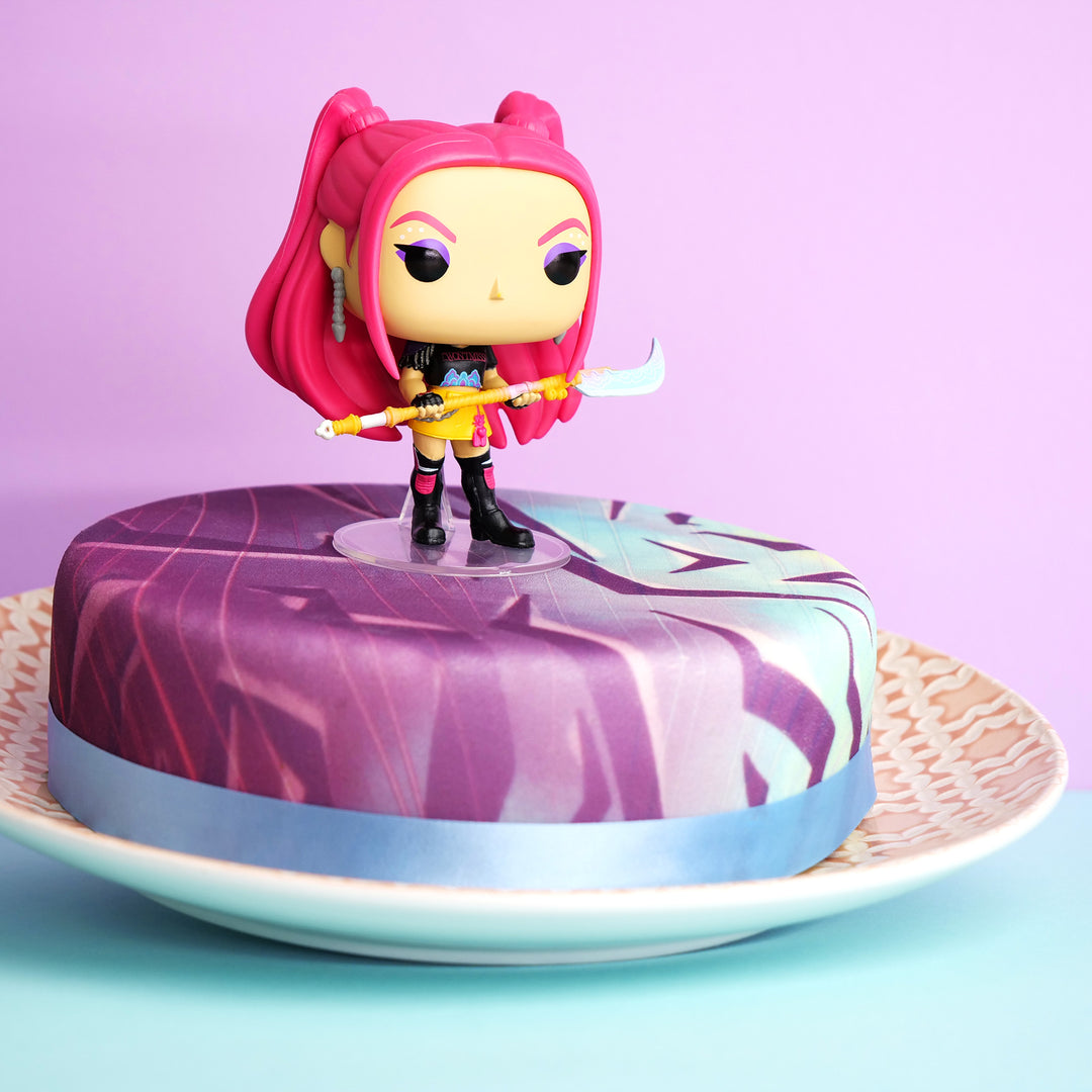 Figurka KPop Demon Hunters® na torcie