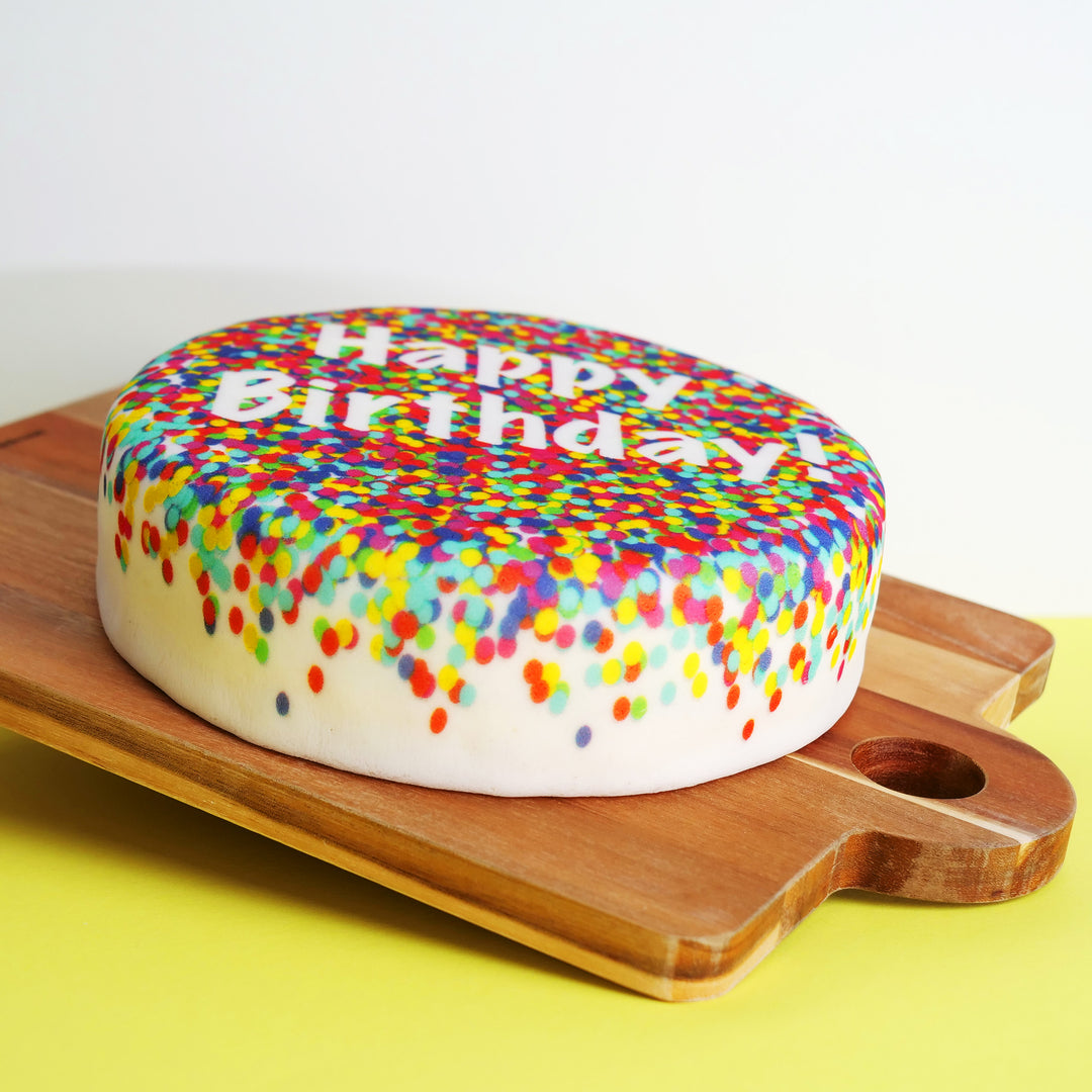 Tort z konfetti
