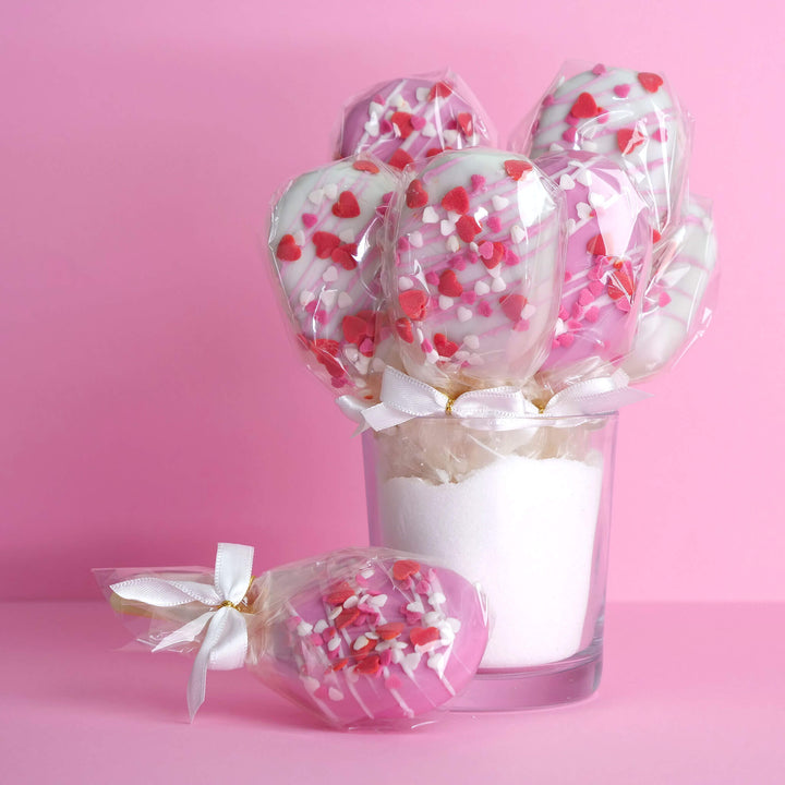Love Cake Popsicle z posypką w kształcie serduszek (10 sztuk)