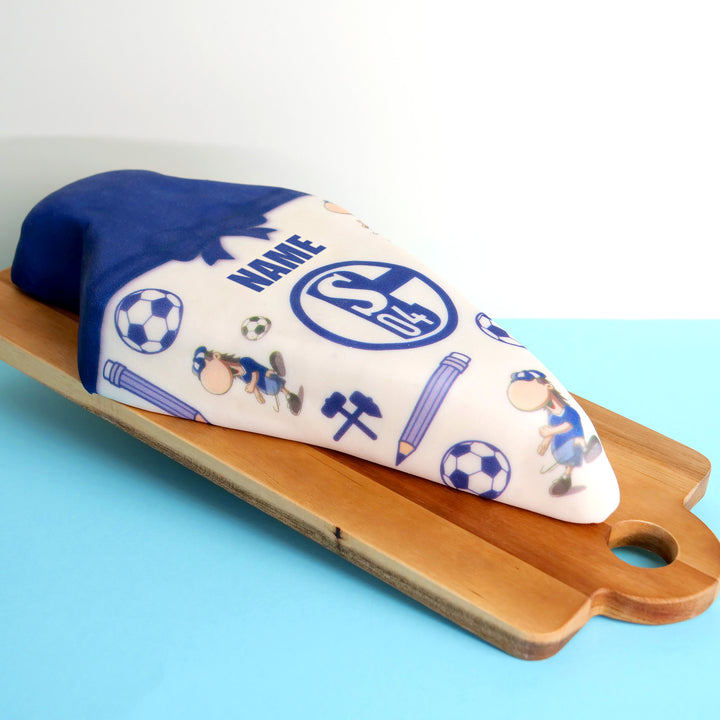 Tort w kształcie rożka szkolnego FC Schalke 04.