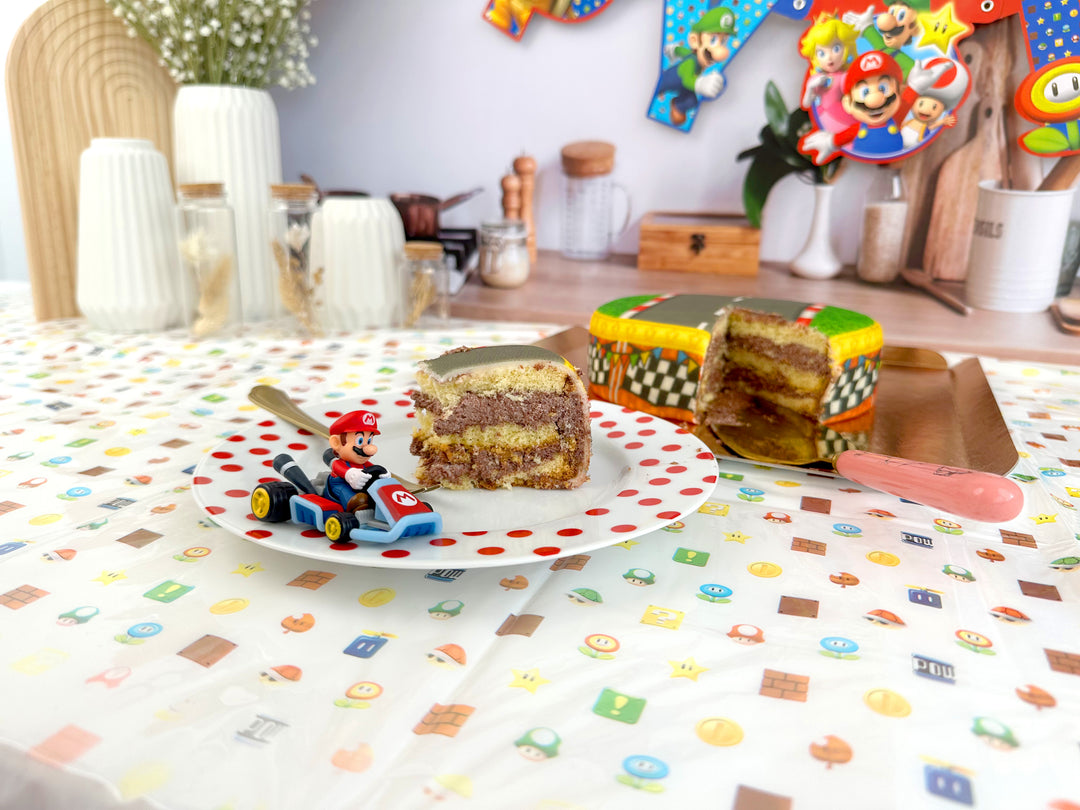 Mario Kart® na torcie na trawiastym torze wyścigowym