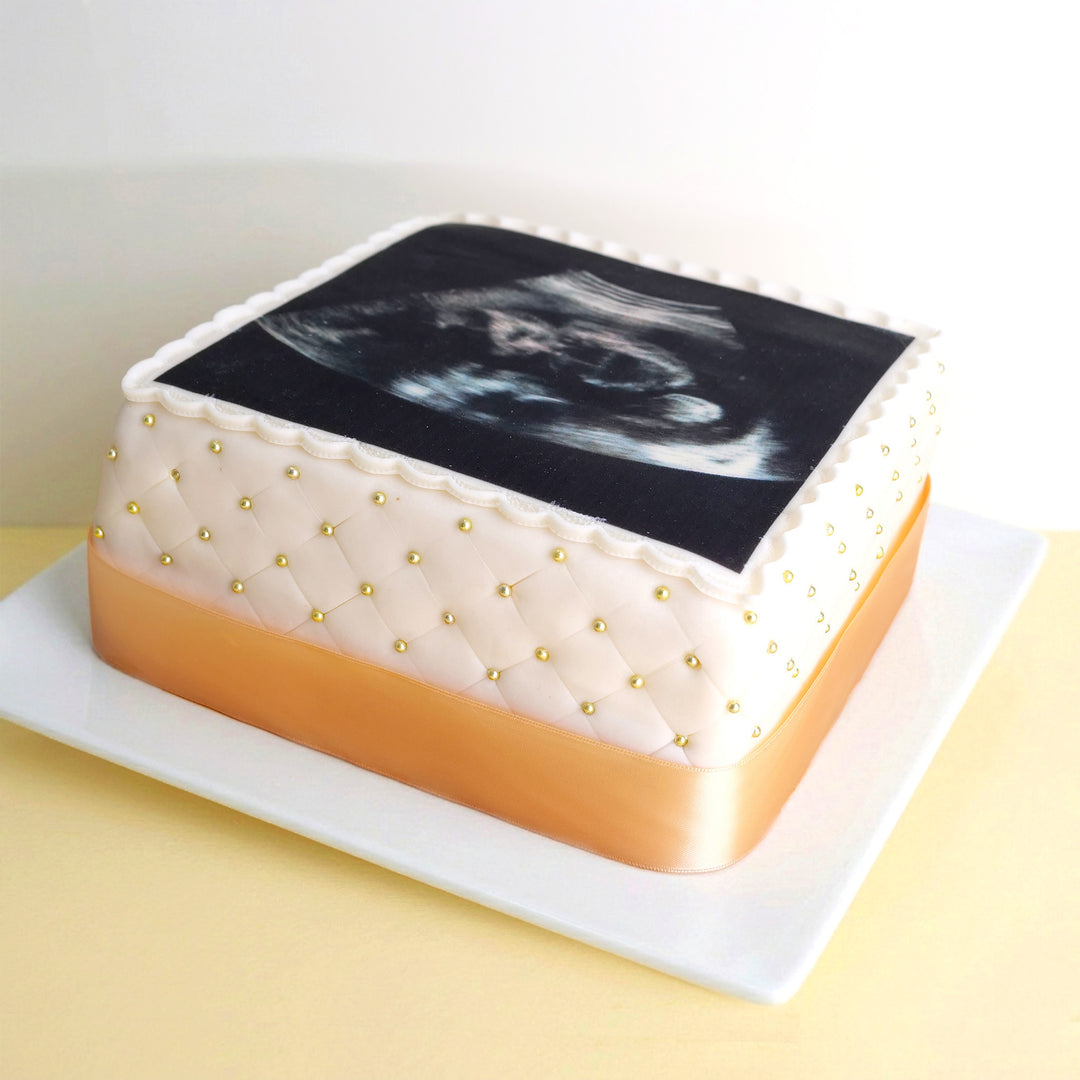 Kwadratowy tort z motywem USG Deluxe z własnym zdjęciem – podwójna wysokość