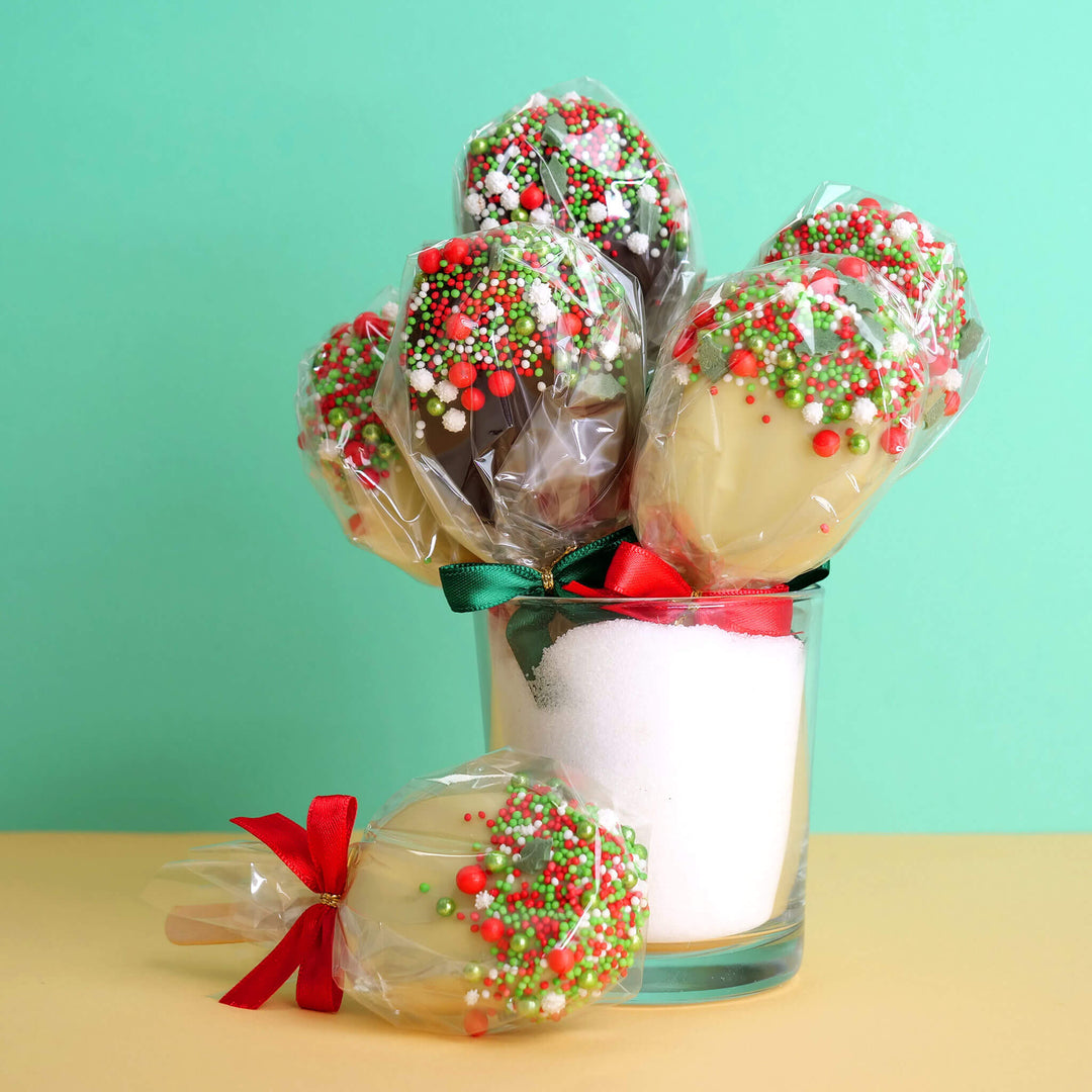 Świąteczne cake popsicles z czerwono-zieloną posypką (10 sztuk)