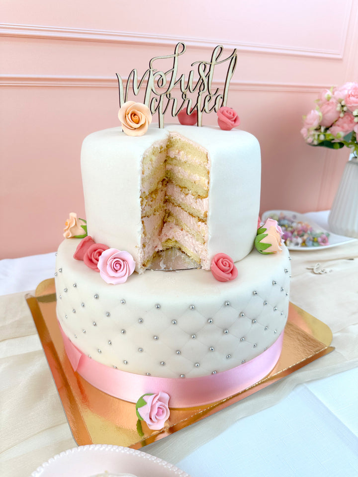 Dwupiętrowy tort weselny White Wedding