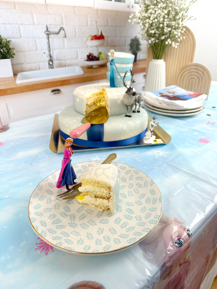 Księżniczka Elsa®, Anna® i Olaf® na dwupiętrowym torcie 