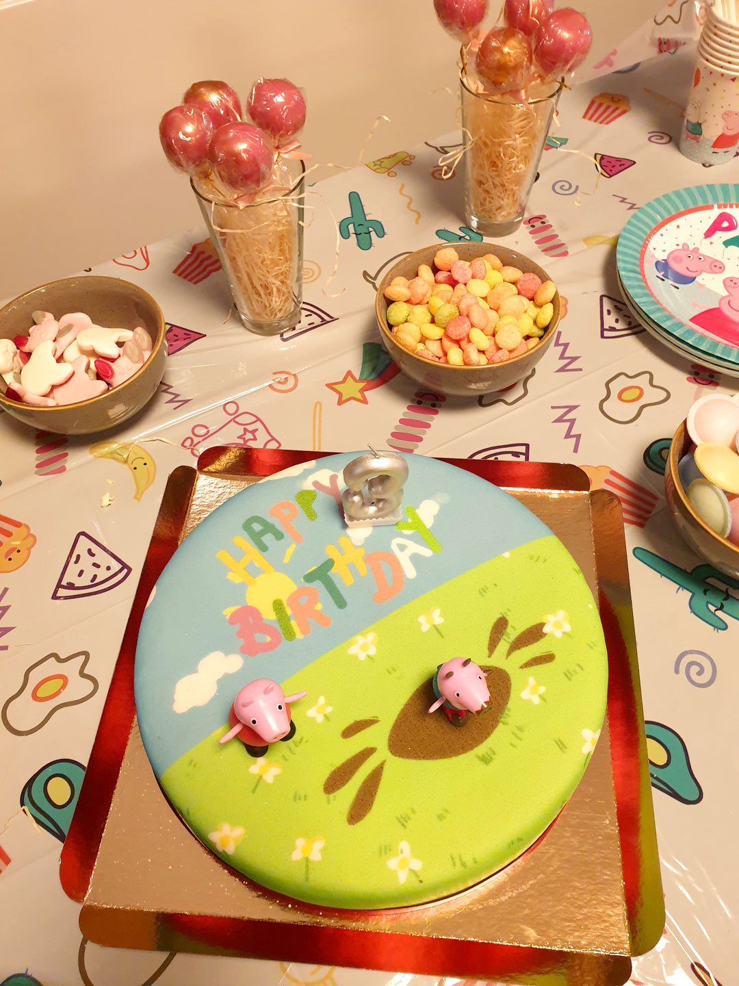 Świnka Peppa® na torcie urodzinowym