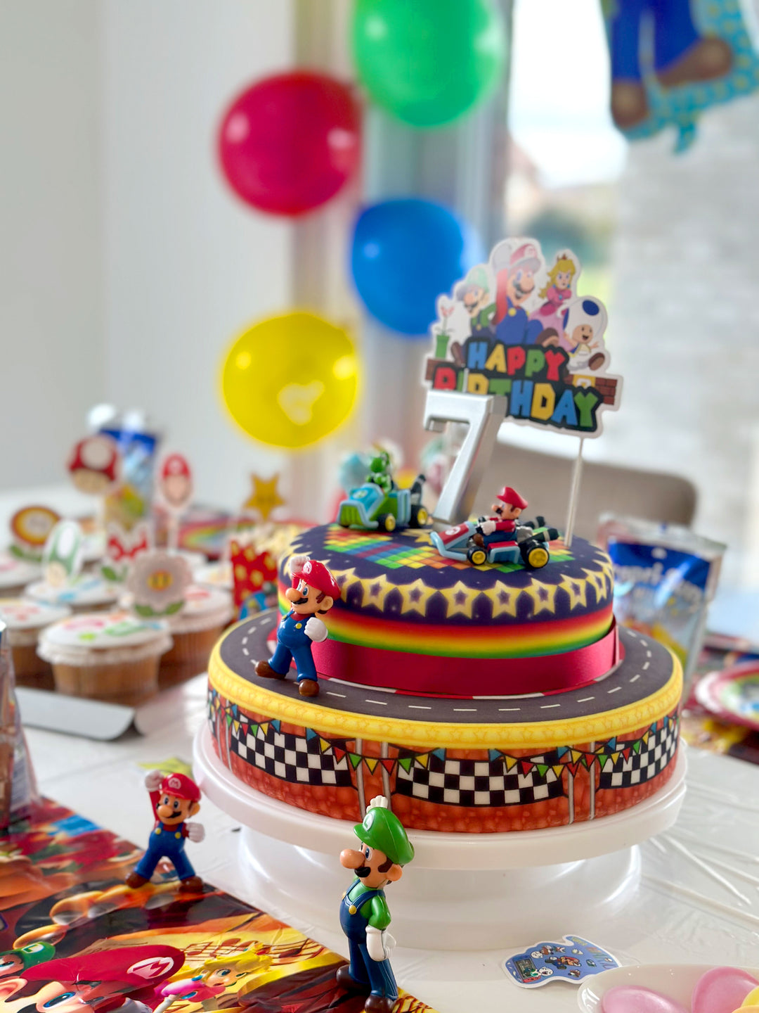 Mario Kart® na dwupoziomowym torcie