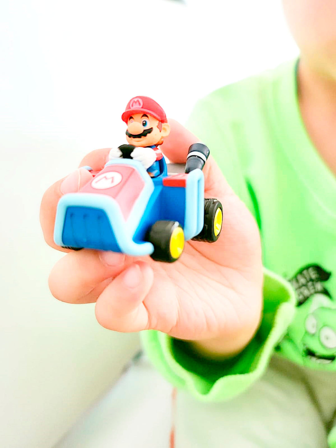 Mario Kart® na torcie na trawiastym torze wyścigowym
