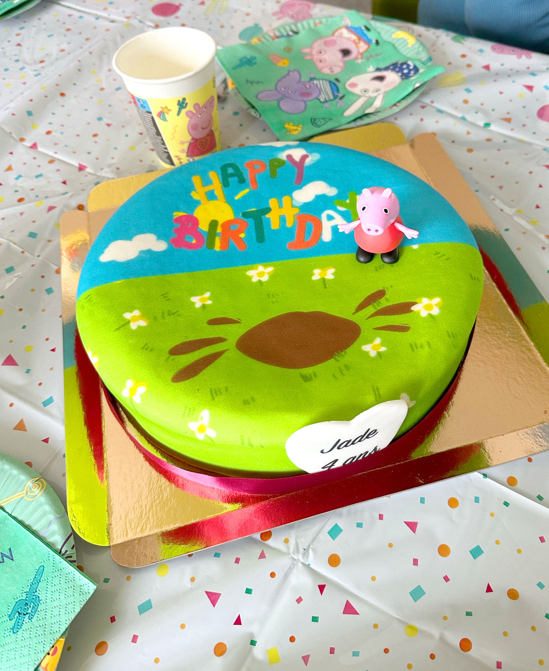 Świnka Peppa® na torcie urodzinowym