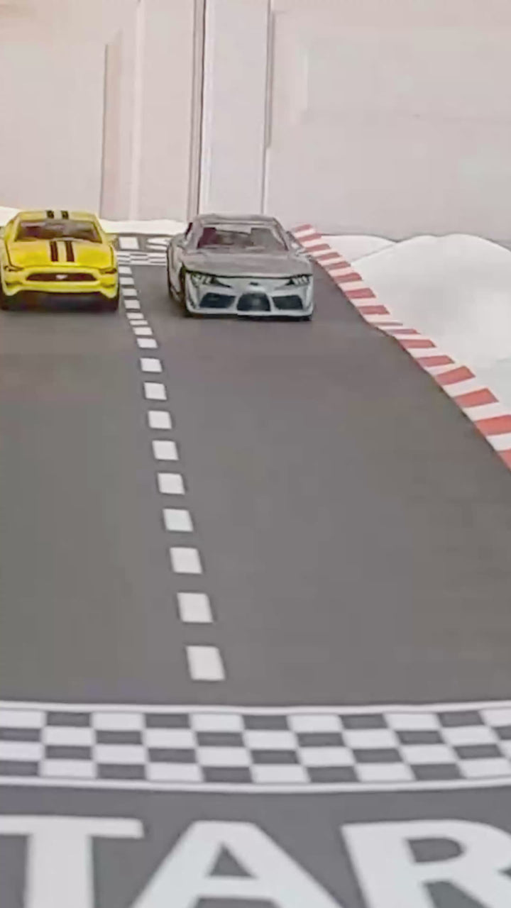 Samochód-zabawka na torcie – LAMBORGHINI