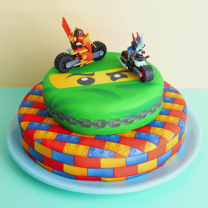 Lego® Ninjago® na dwupoziomowym torcie ninja
