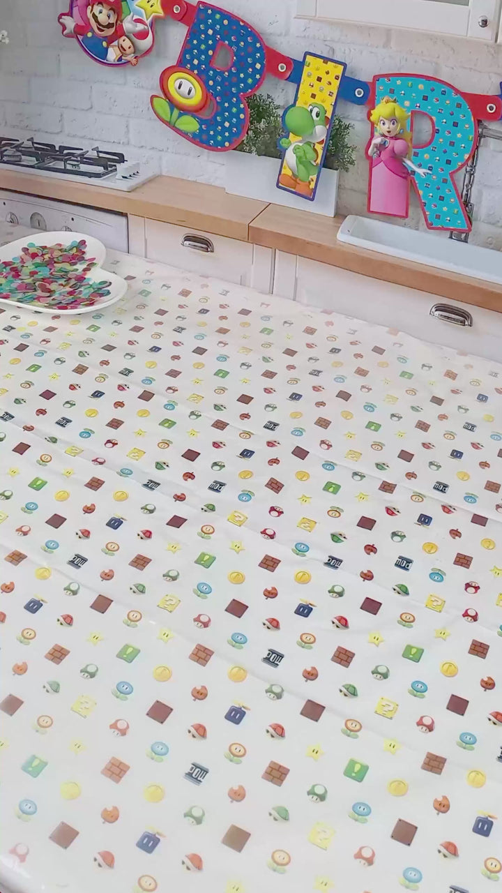 Mario Kart® na torcie na gwiezdnym torze wyścigowym