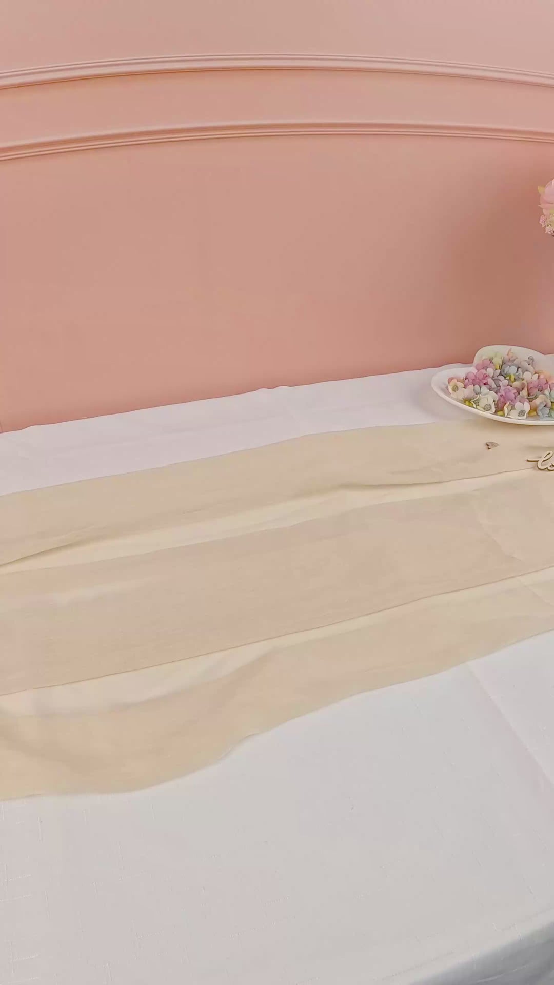 Dwupiętrowy tort weselny White Wedding