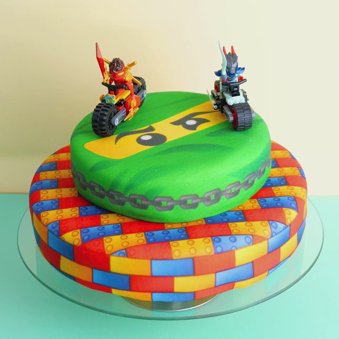 Lego® Ninjago® na dwupoziomowym torcie ninja