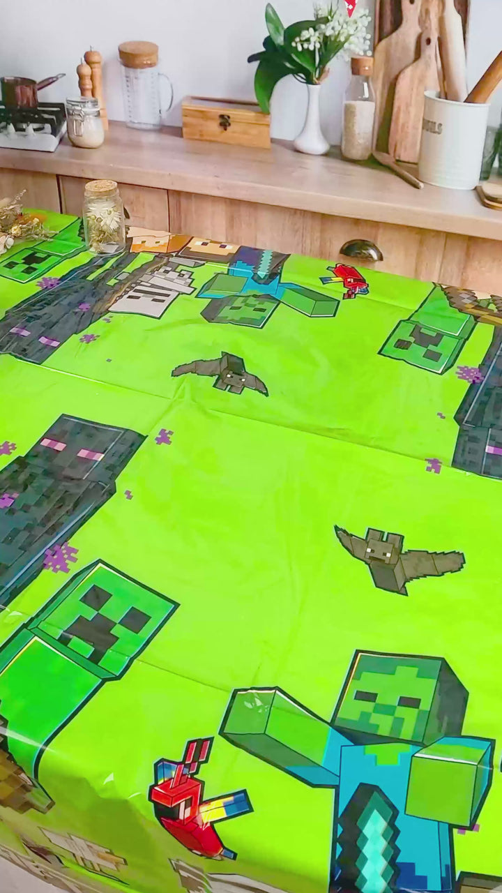 Figurka Minecraft® na torcie z motywem świata gier