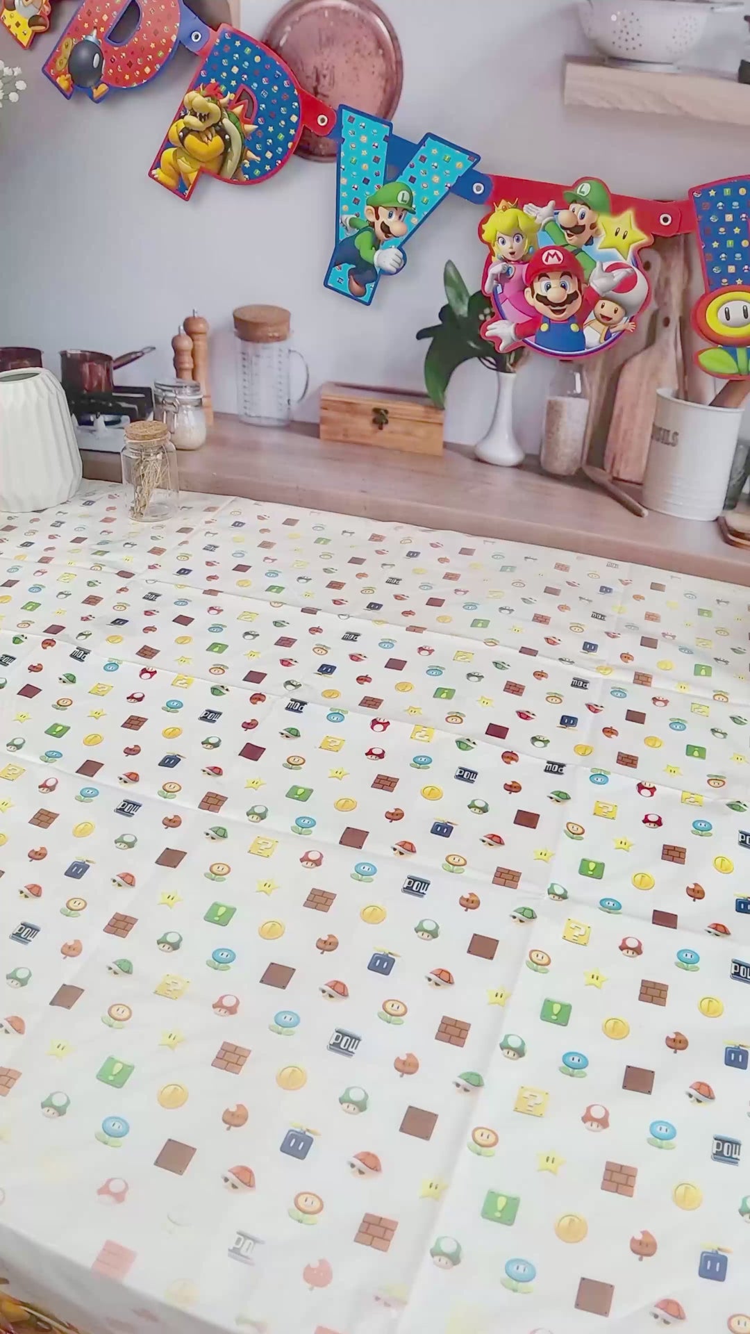 Mario Kart® na torcie na trawiastym torze wyścigowym